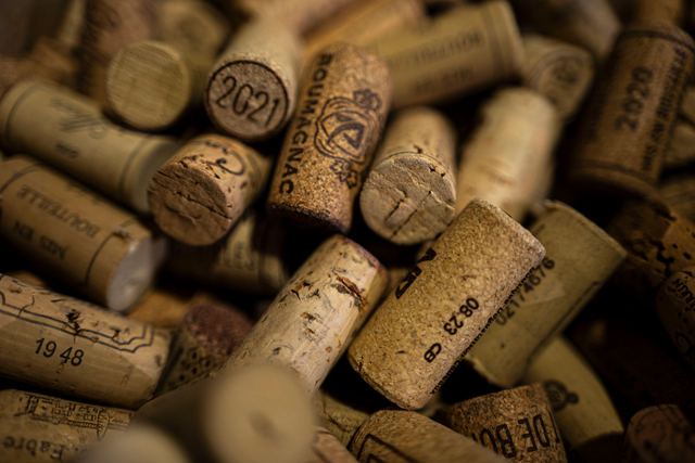 What cork and screw caps really do to a wine in the cellar What cork and screw caps really do to a wine in the cellar